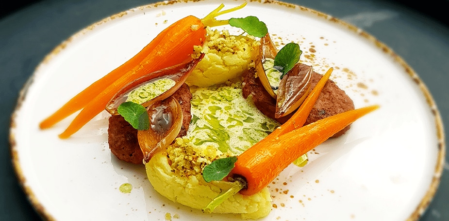 Plating w wegetariańskiej kuchni, czyli jak serwować dania bez mięsa?